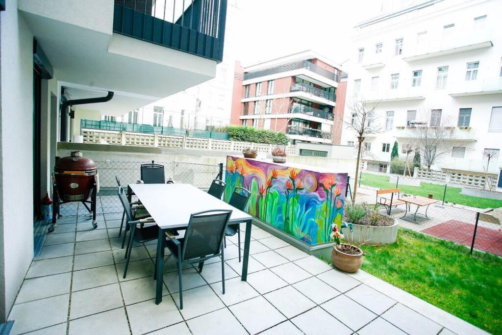 Top Central Apartment On Karlsplatz 维也纳 外观 照片
